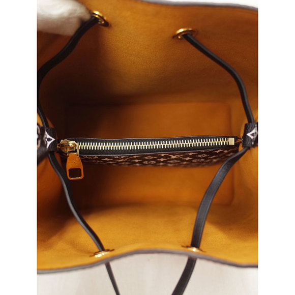 Louis Vuitton Monogram Jungle Neo Noe Shoulder Bag Orange - Picture 3 of 5